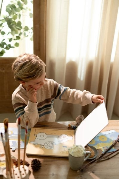 Libro recorta y pinta vehículos - Little Dutch